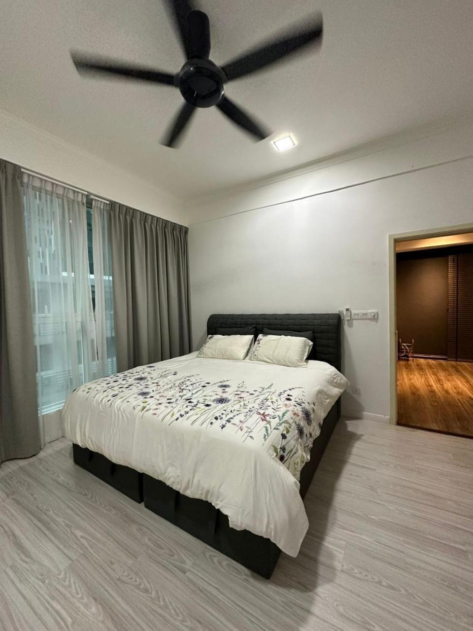 Sutera Avenue Kota Kinabalu Lägenhet Exteriör bild